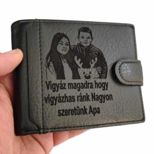 portofel barbat negru cu capsa poza si text in alta limba1