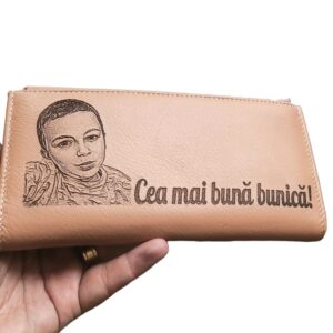 Portofel dama personalizat piele naturala cream.Cea mai buna bunica!